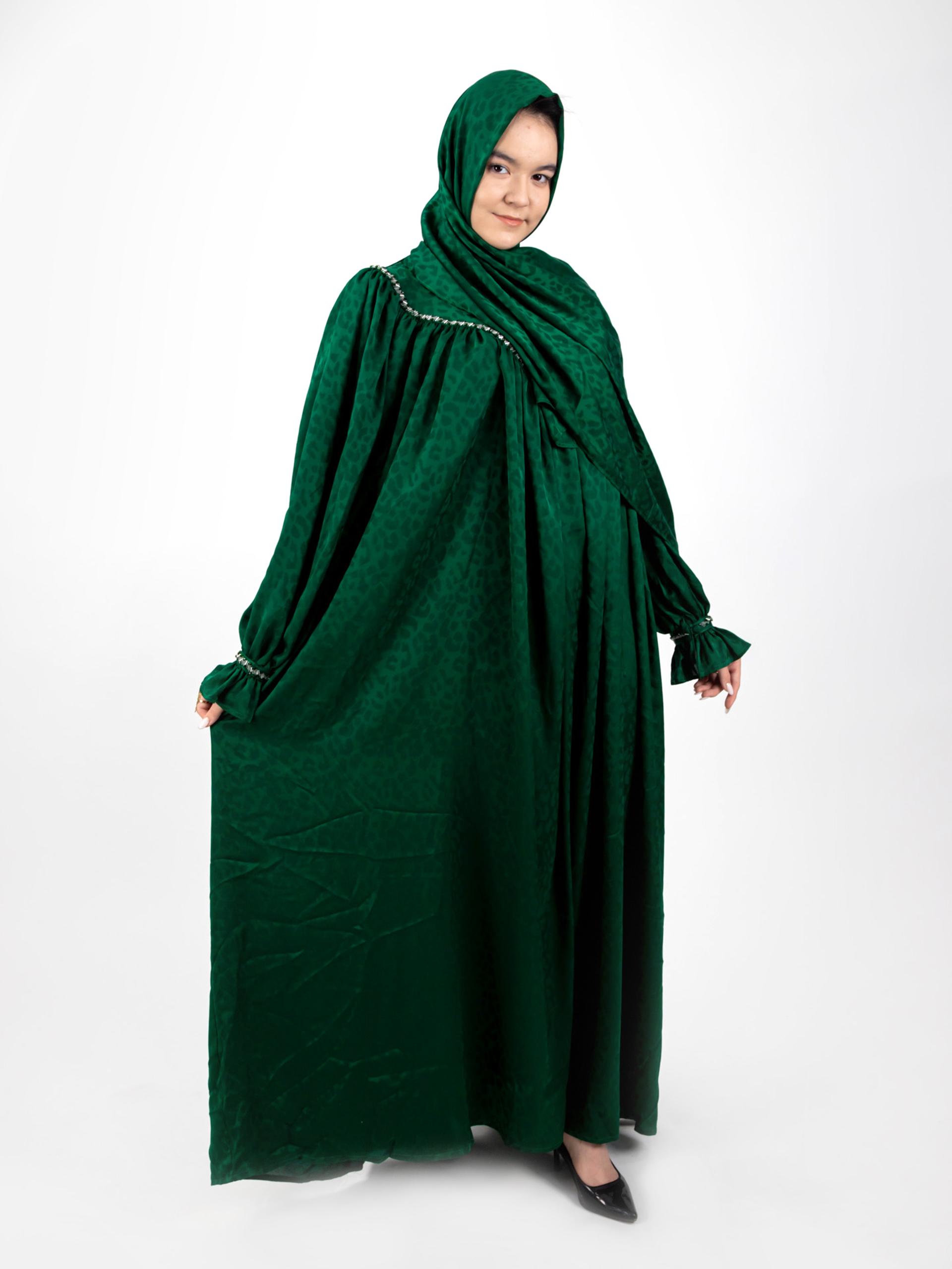 Ular bir qizni aldab jinsiy aloqa qilishdi va uni sikishdi. Onlayn tomosha qiling.