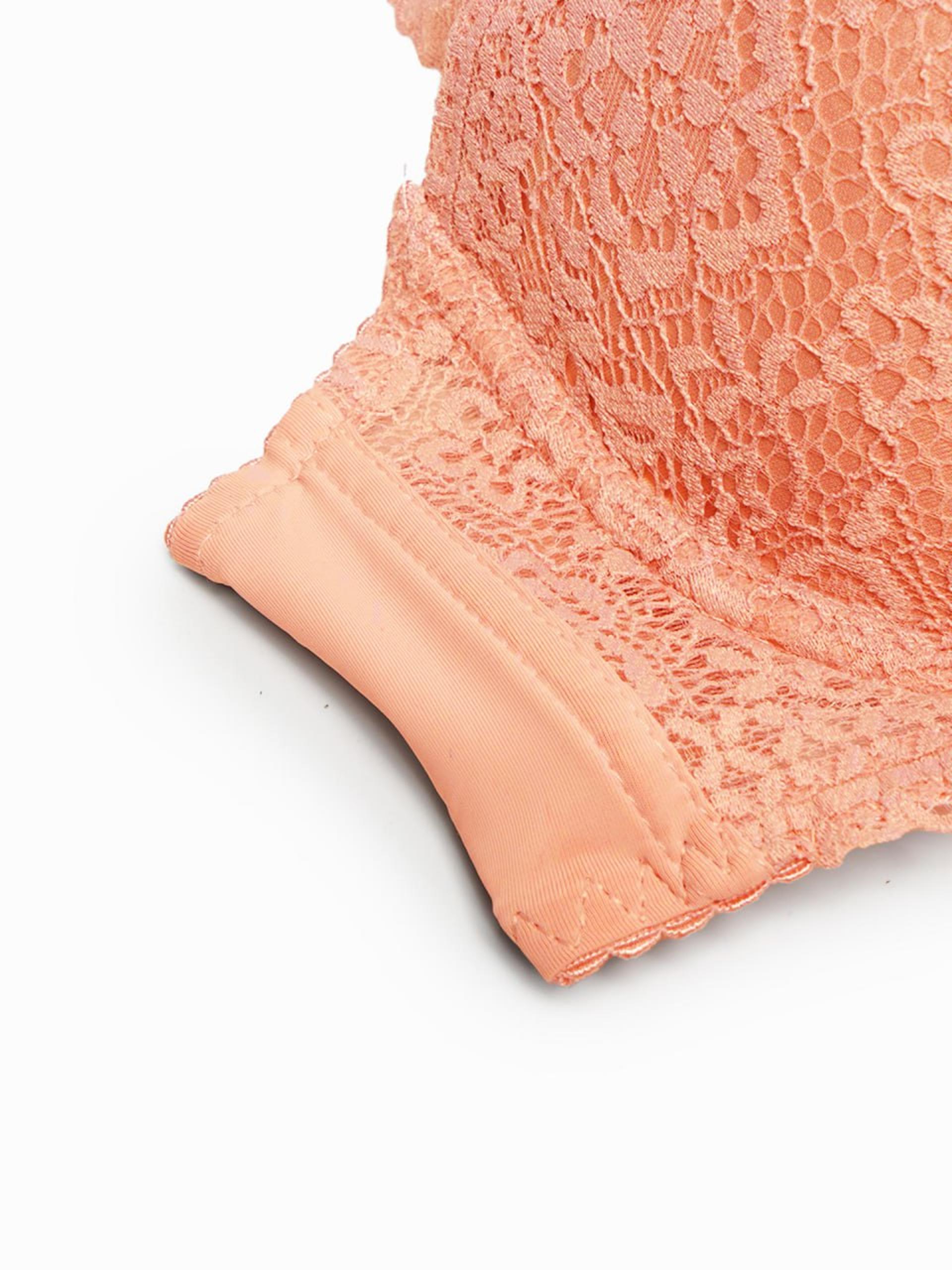 Moslashuvchan qizlar bilan porno Ayollar qamoqxonasida jinsiy aloqa