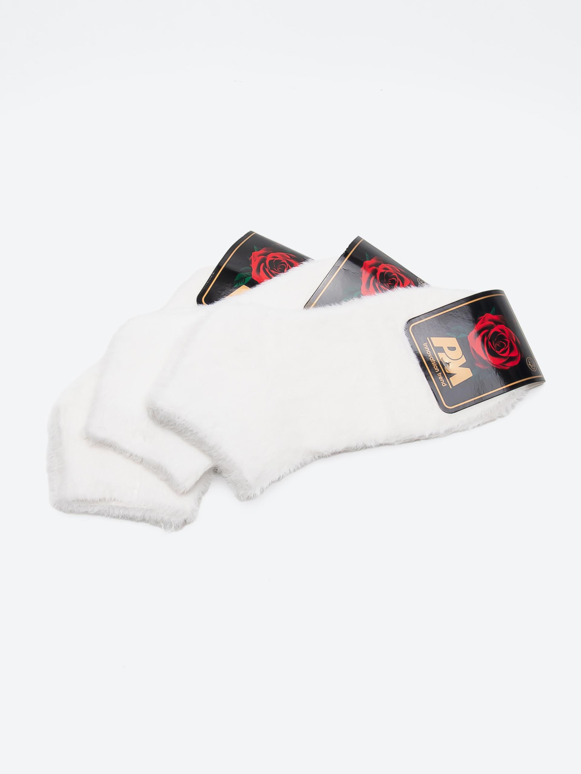 Qizlar otirganda kunnilingus va cumani yalaydilar.