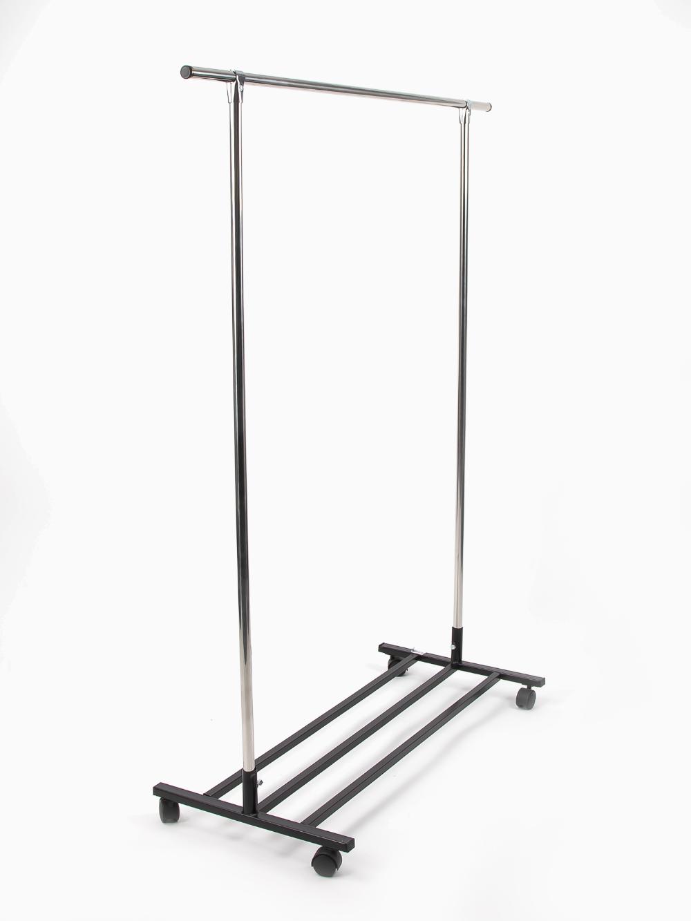 Qiz jinsiy aloqa qilishdan oldin hoqna qiladi Uch kishilik va belbogli