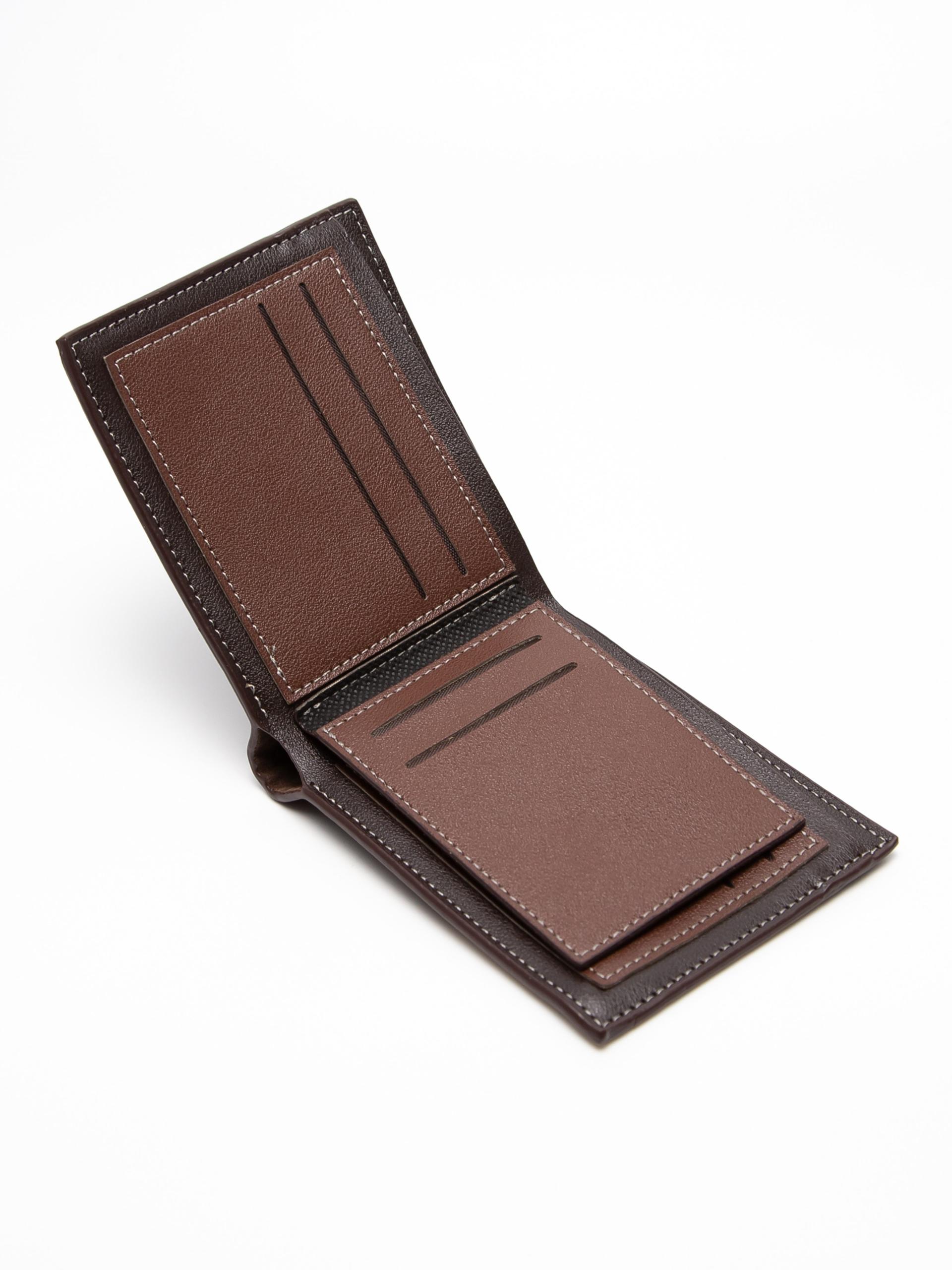 Chloe Bennet yalangoch fotosuratlar